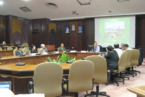 photo. Workshop on Low-carbon Cities in Asia