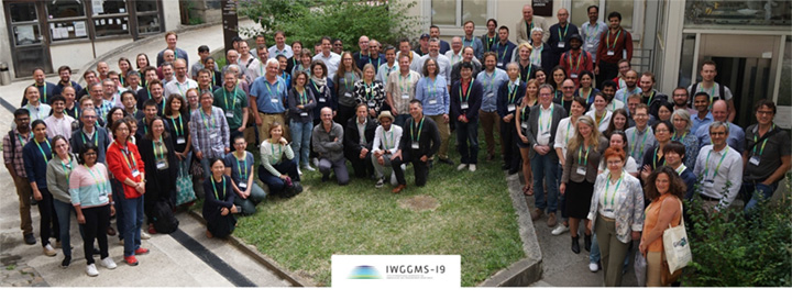 Photo 1　Group photo of IWGGMS-19 participants in the courtyard of Ecole Normale Supérieure