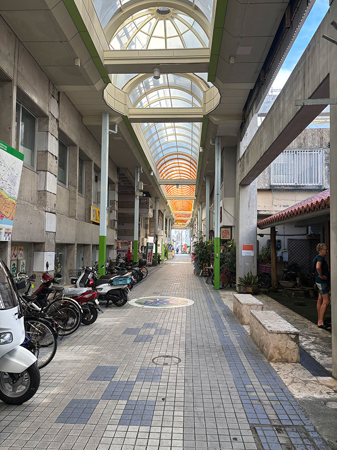 写真：商店街「ユーグレナモール」