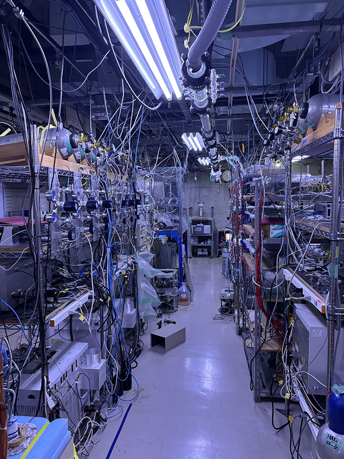 写真：ステーション内部の観測に係る装置