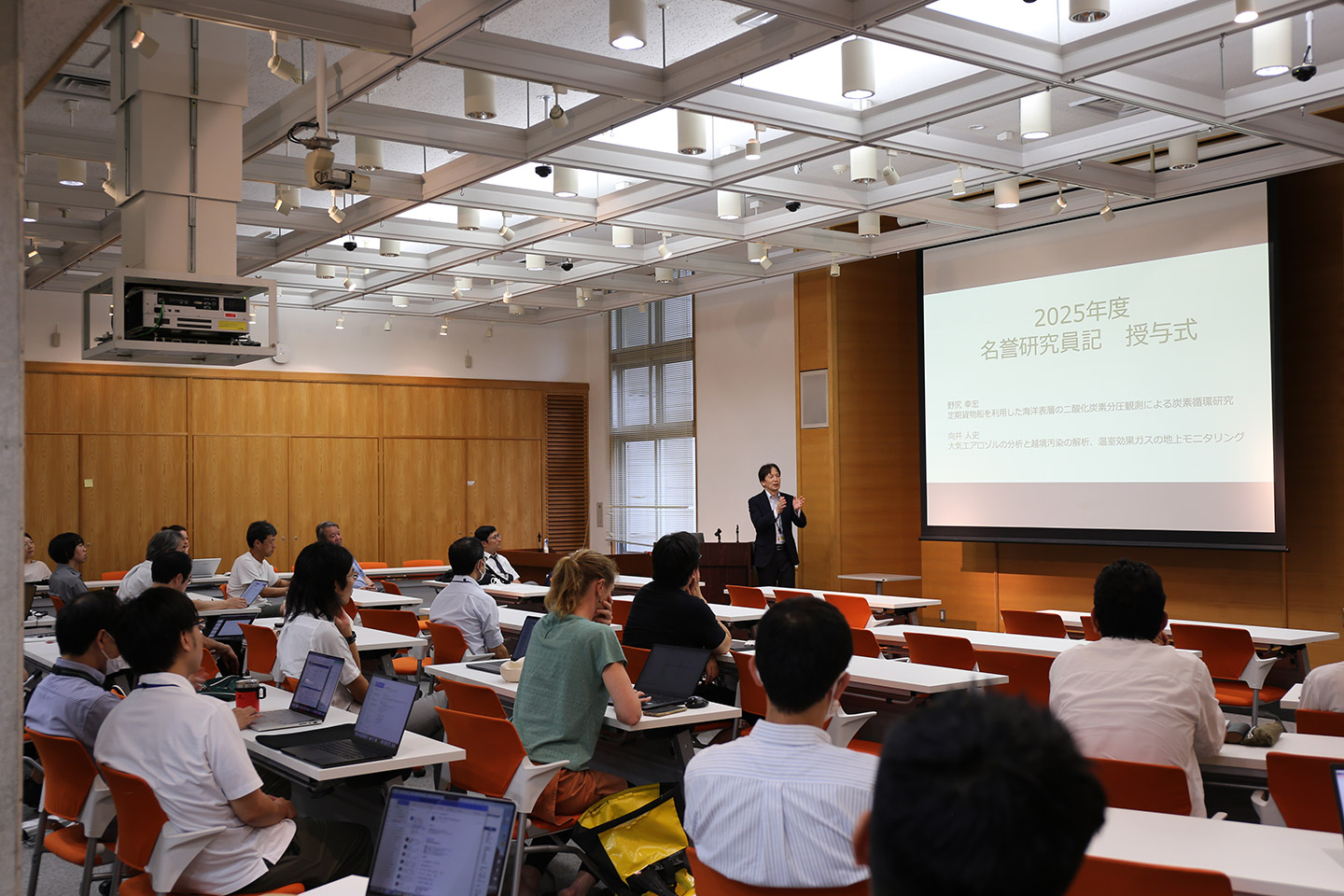 向井氏のスピーチの様子