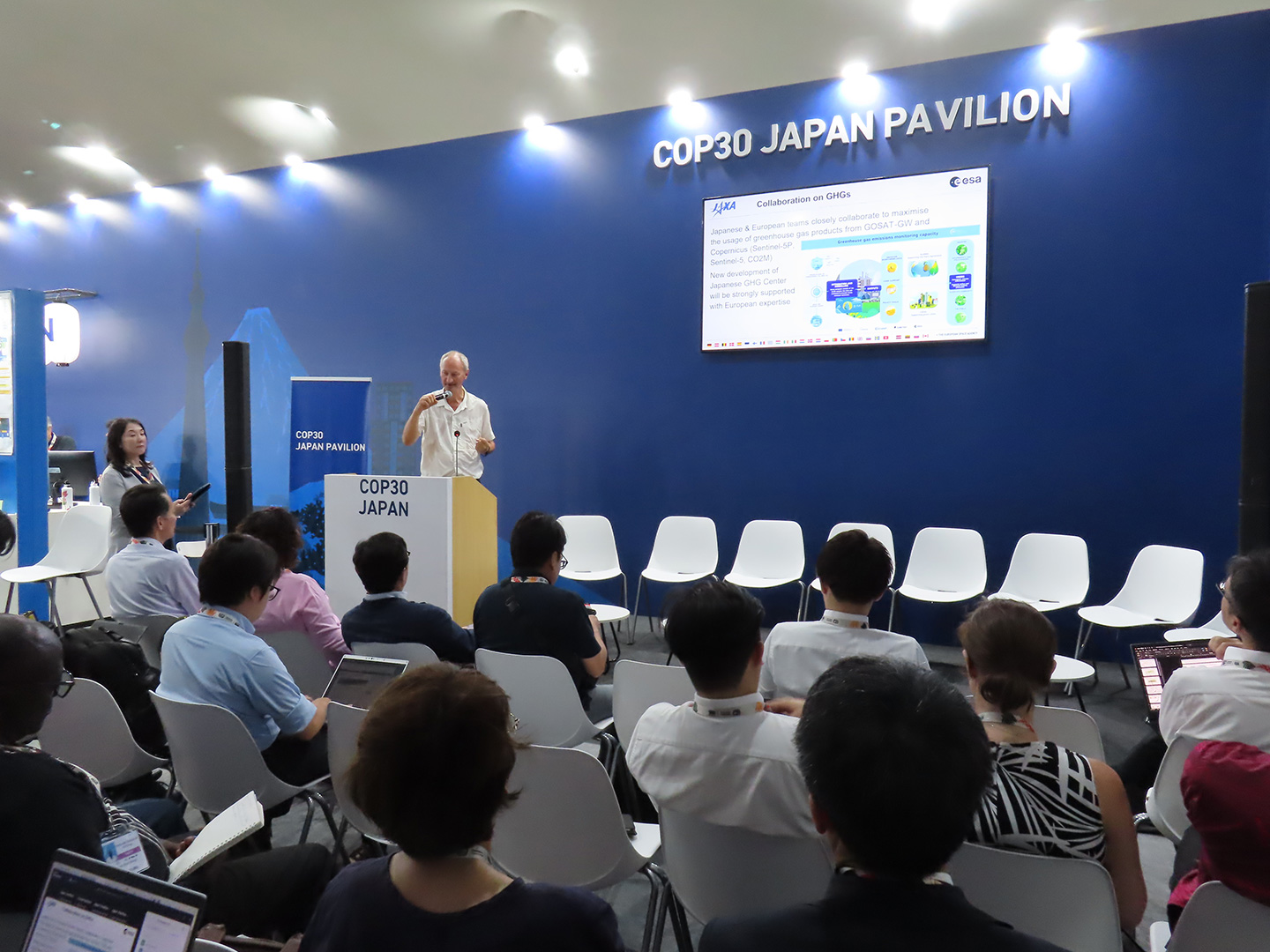 Frank Martin Seifelt氏（ESA）。当初発表を依頼していた方の都合がつかず、代わりに登壇してくださいました。